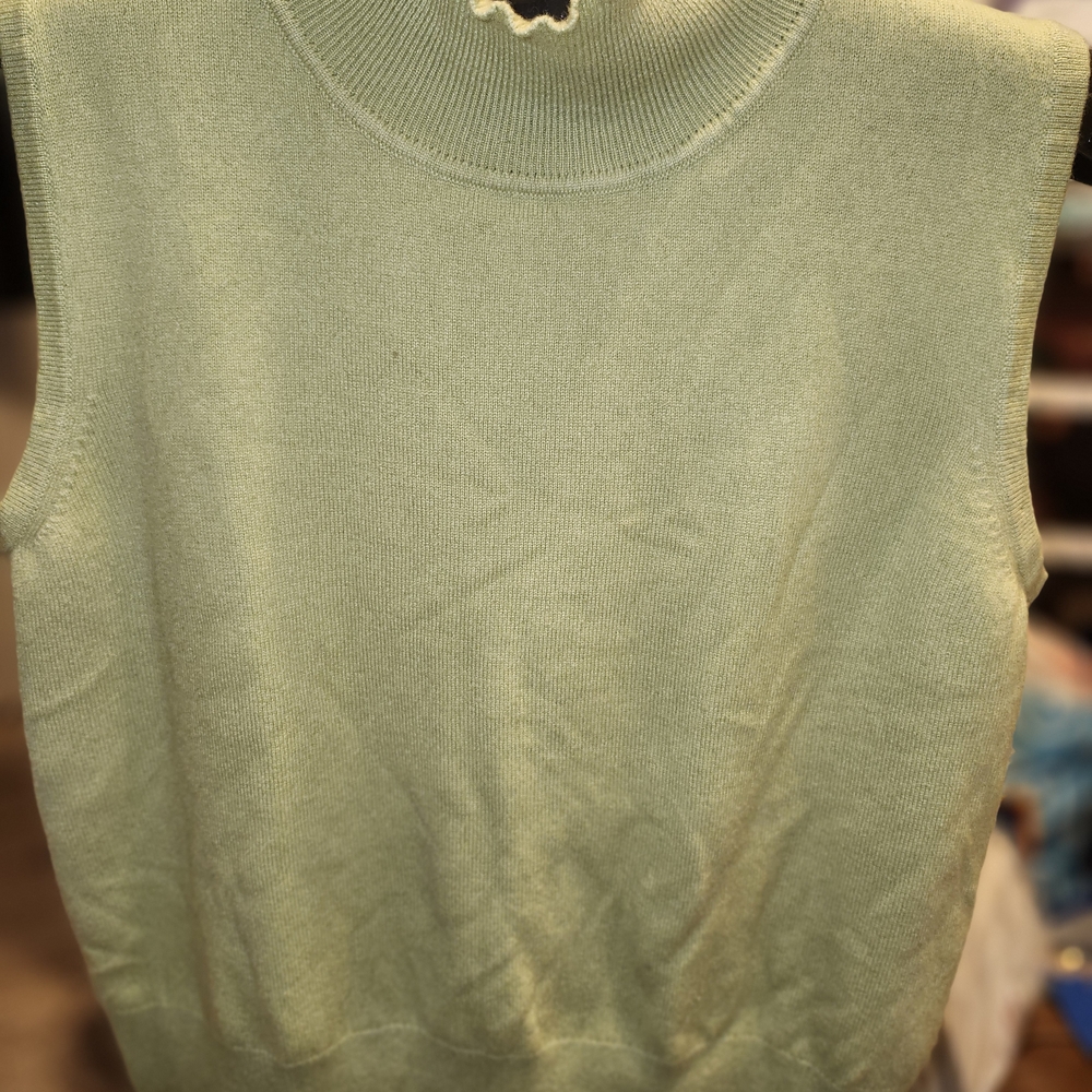 St. John Vintage Cashmere Green Sleeveless Knit Top
